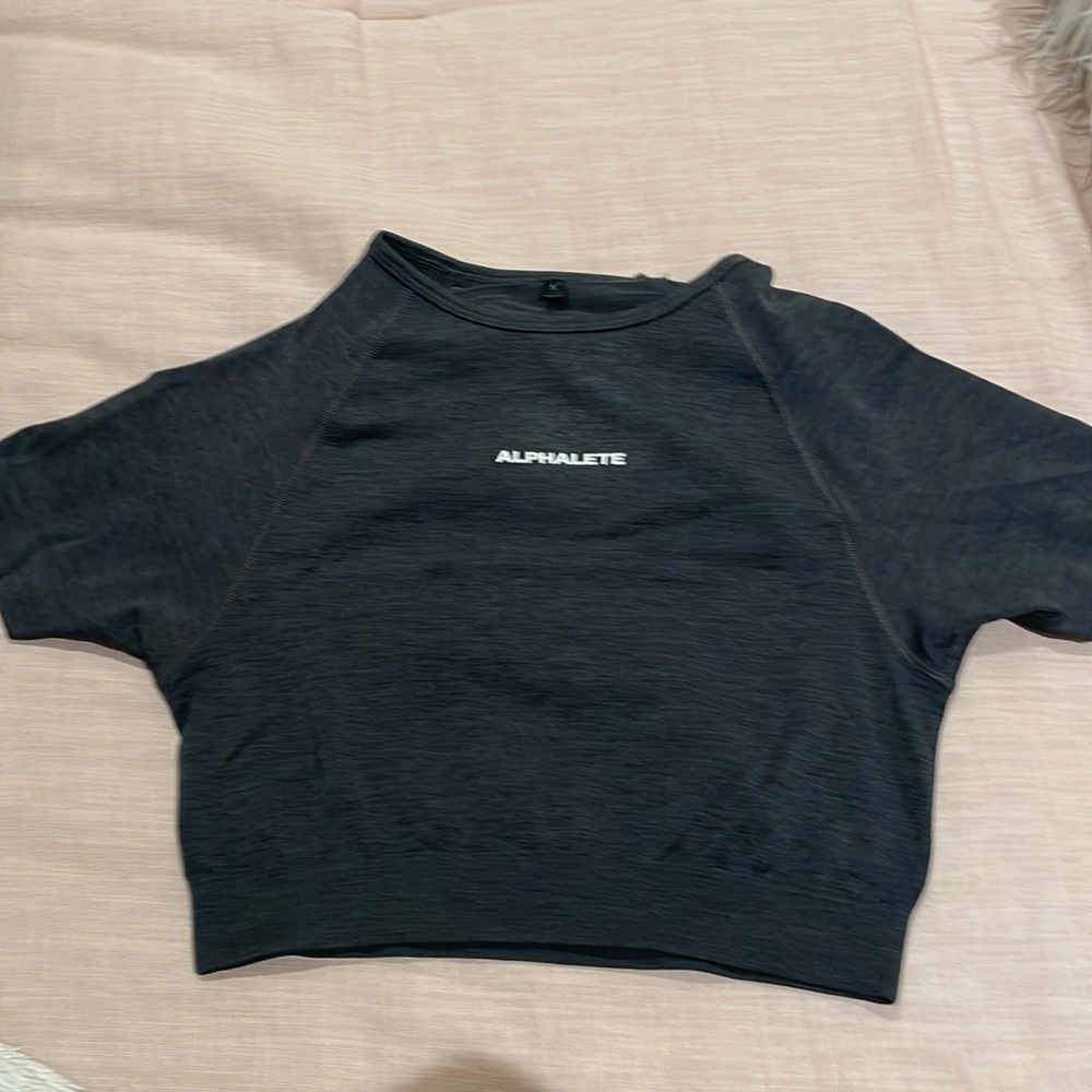 Alphalete Short Sleeve Cropped Compression Top RARELY USED